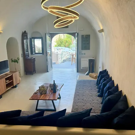 Elysian Santorini Villa Oía Room photo