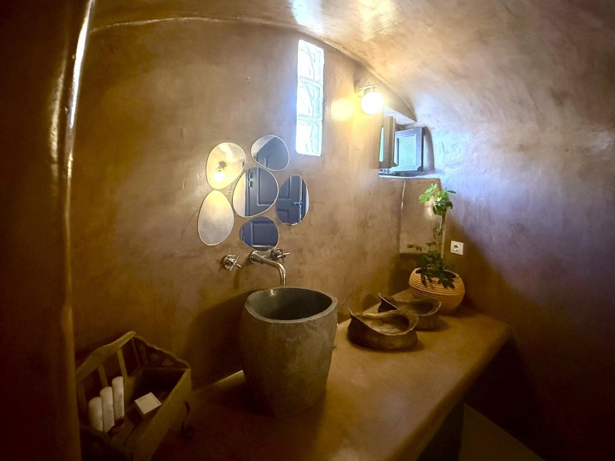 Elysian Santorini